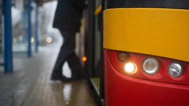 Więcej autobusów i nowe przystanki przy Galerii Glogovia