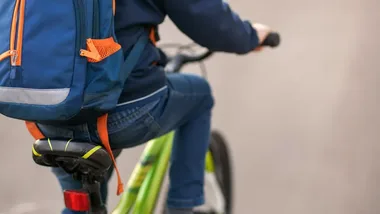 Blisko 500 kasków dla uczniów w Głogowie. Kolejne trafiły do SP 10