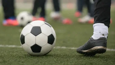 Pięć złotych za mecz i trening z mistrzami. Rusza akcja dla szkół