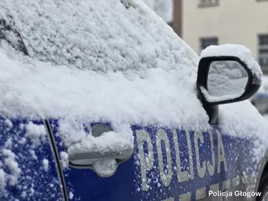 Policja w Głogowie ostrzega - jak przygotować samochód do zimowych warunków